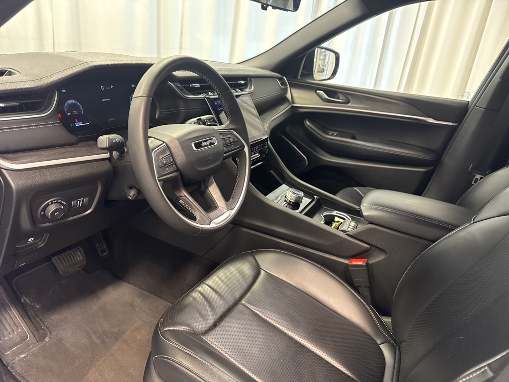 used 2025 Jeep Grand Cherokee car, priced at $42,000