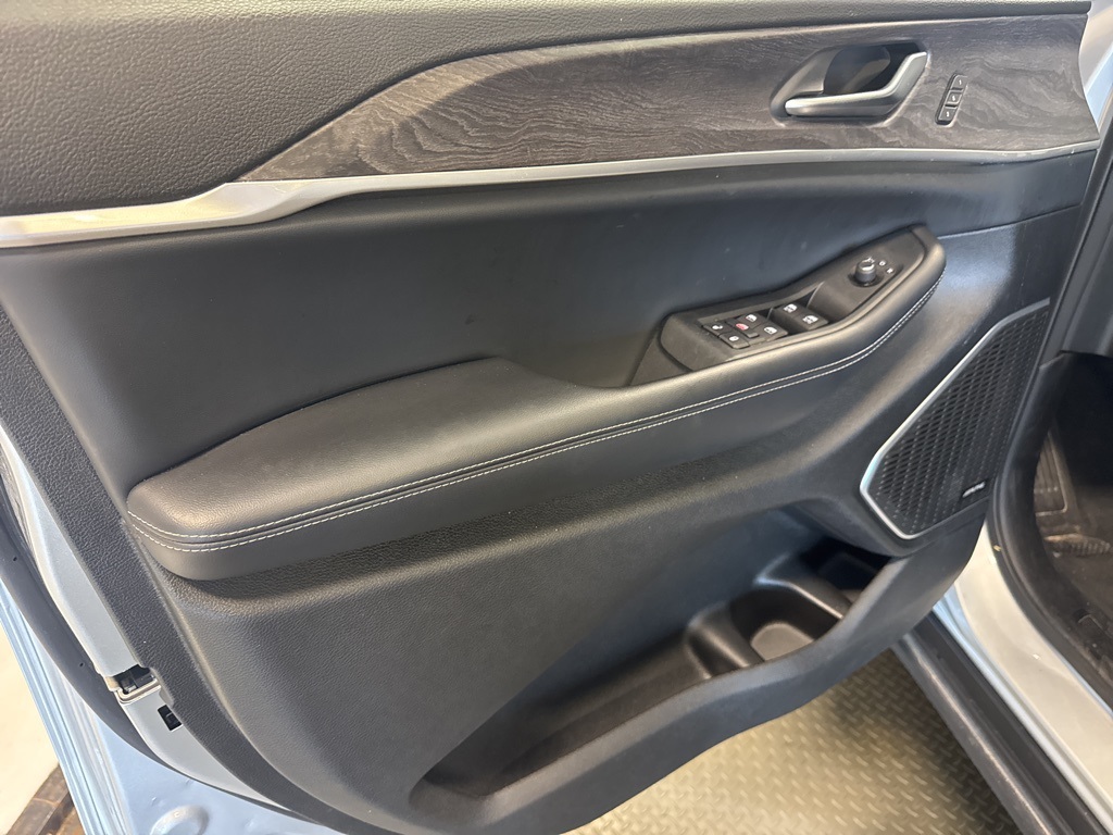 used 2025 Jeep Grand Cherokee car, priced at $42,000