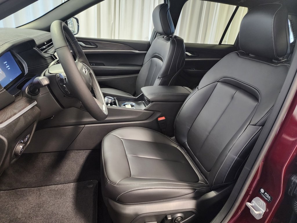 new 2025 Jeep Grand Cherokee car, priced at $43,631