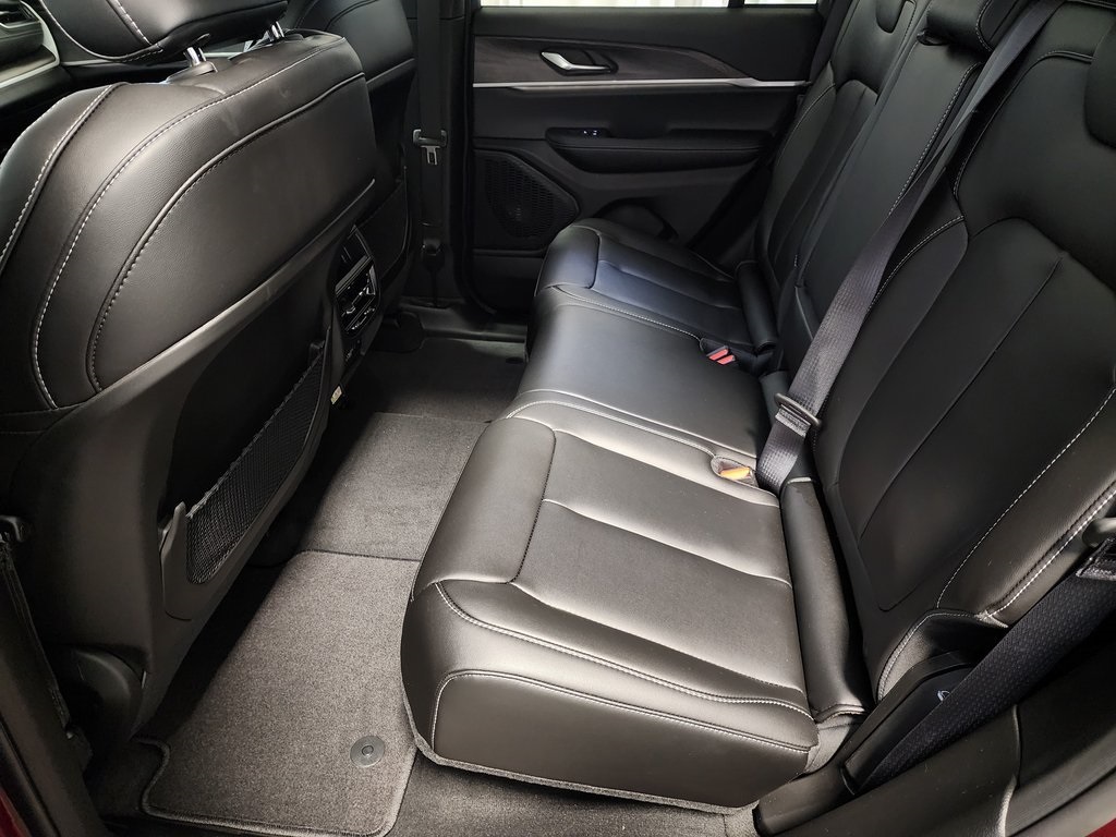 new 2025 Jeep Grand Cherokee car, priced at $43,631