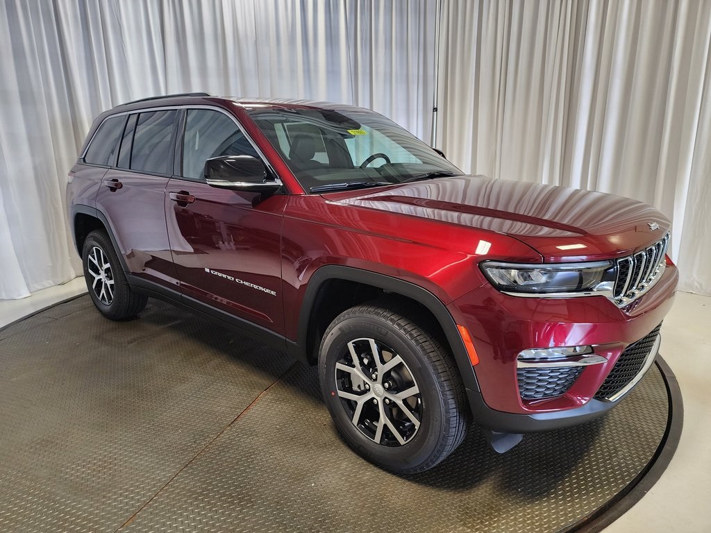 new 2025 Jeep Grand Cherokee car, priced at $43,631