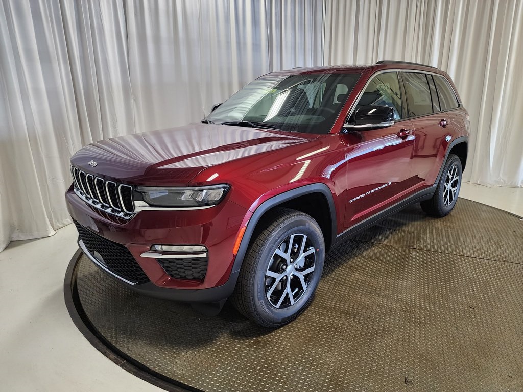 new 2025 Jeep Grand Cherokee car, priced at $43,631