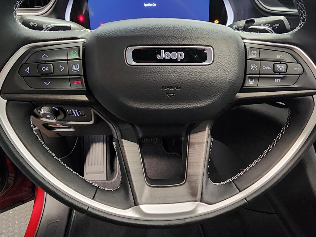 new 2025 Jeep Grand Cherokee car, priced at $43,631