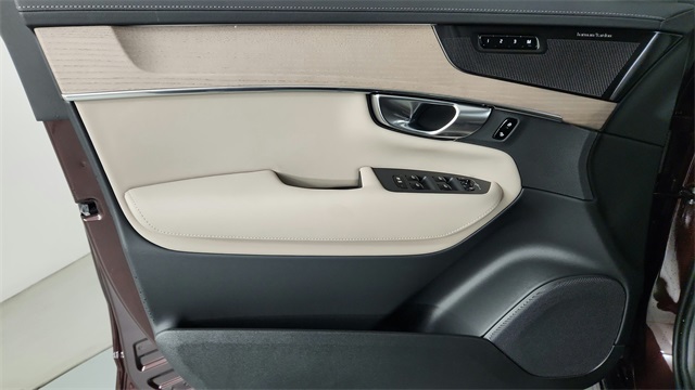 new 2026 Volvo XC90 Plug-In Hybrid car, priced at $84,695