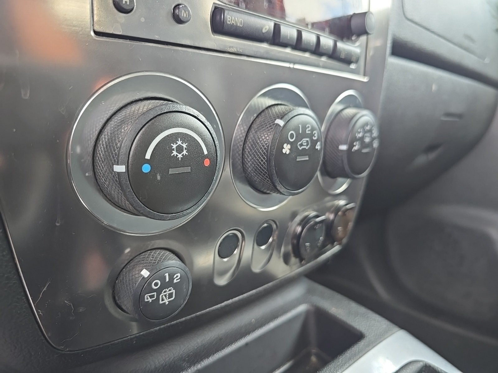 used 2007 Hummer H3 car, priced at $10,000