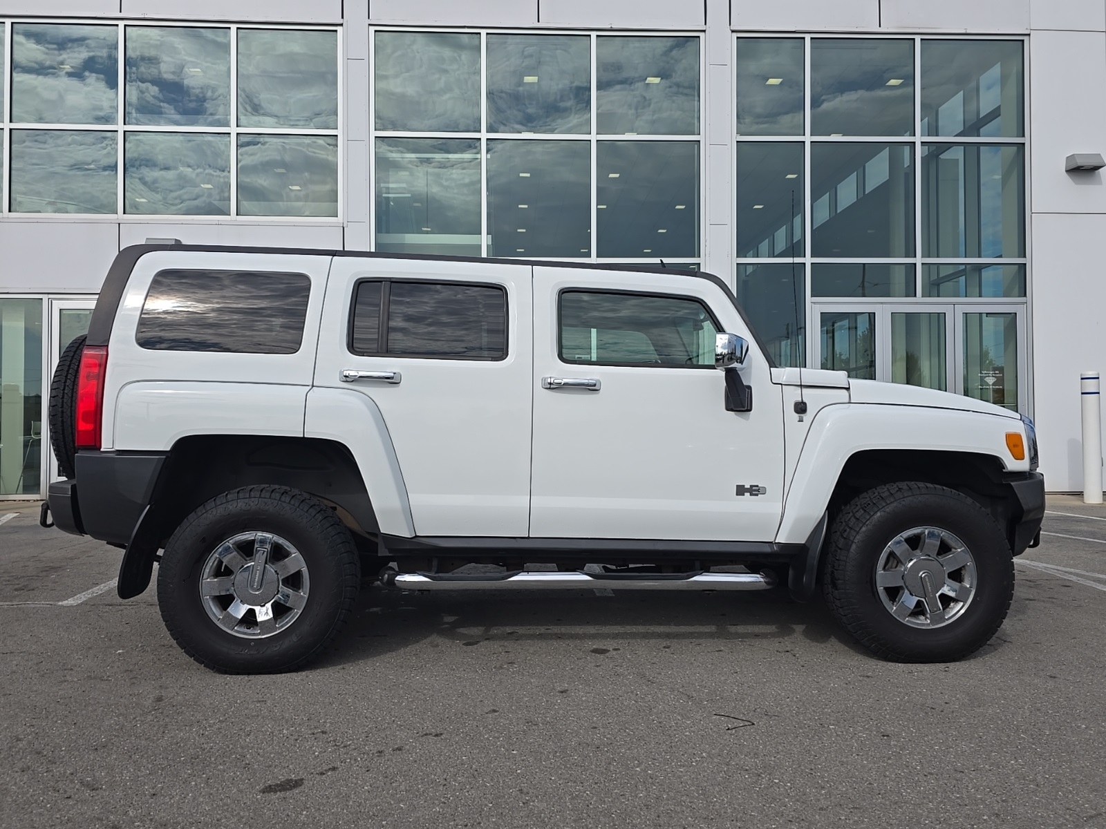 used 2007 Hummer H3 car, priced at $10,000