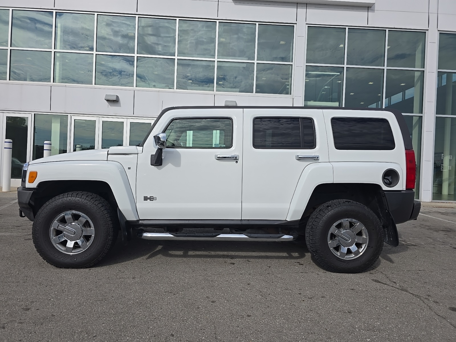 used 2007 Hummer H3 car, priced at $10,000