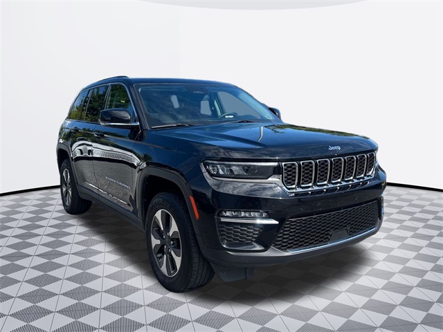 used 2024 Jeep Grand Cherokee car, priced at $31,911