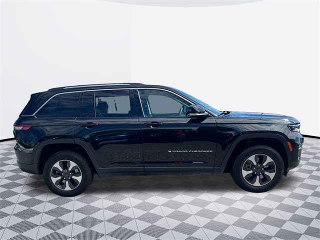 used 2024 Jeep Grand Cherokee car, priced at $31,911