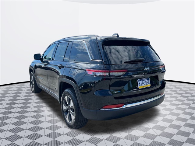 used 2024 Jeep Grand Cherokee car, priced at $31,911
