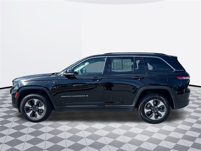 used 2024 Jeep Grand Cherokee car, priced at $31,911