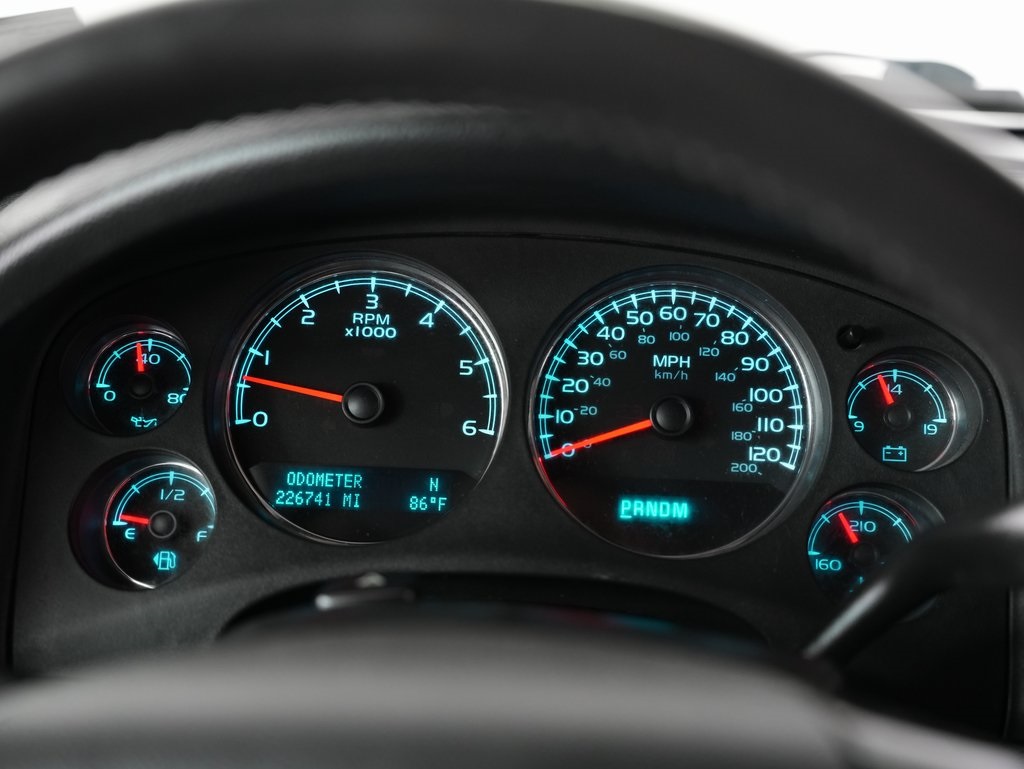 used 2010 Chevrolet Avalanche 1500 car, priced at $6,000
