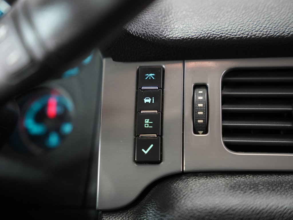 used 2010 Chevrolet Avalanche 1500 car, priced at $6,000