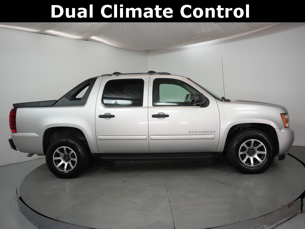 used 2010 Chevrolet Avalanche 1500 car, priced at $6,000