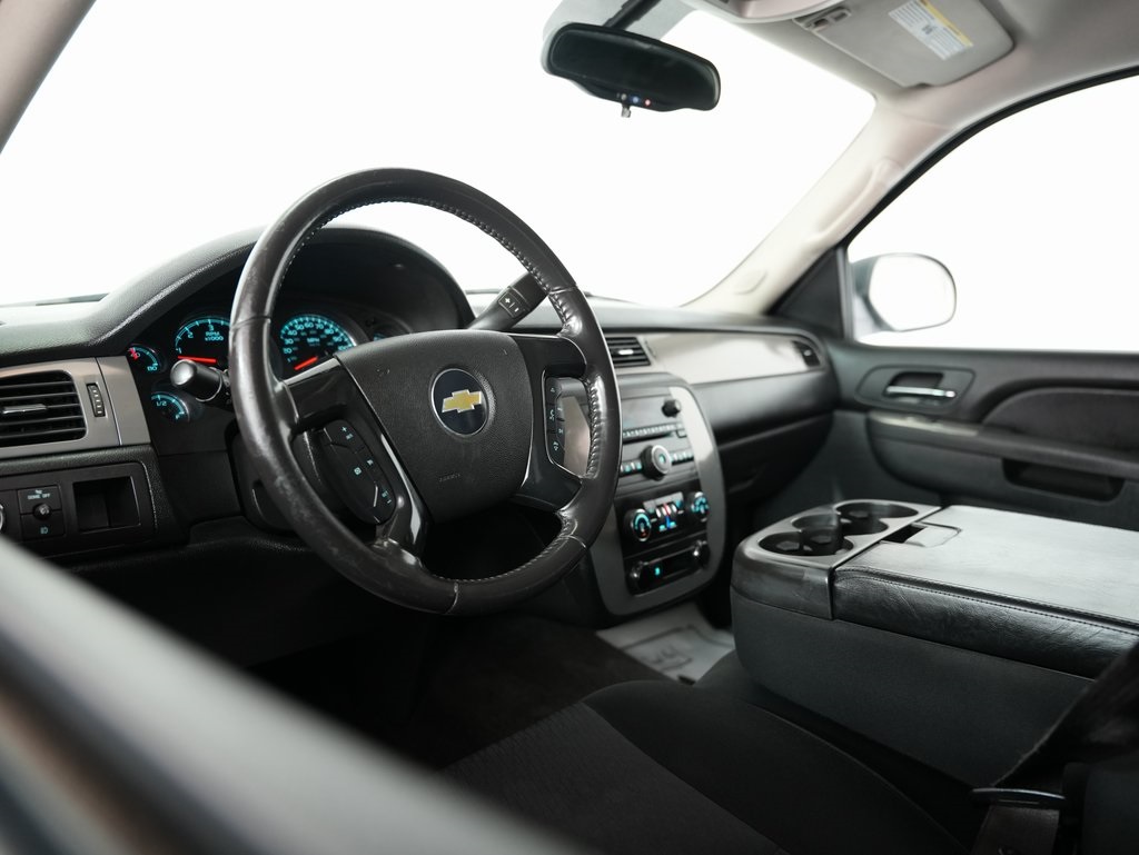 used 2010 Chevrolet Avalanche 1500 car, priced at $6,000