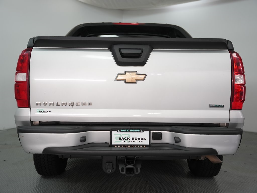 used 2010 Chevrolet Avalanche 1500 car, priced at $6,000