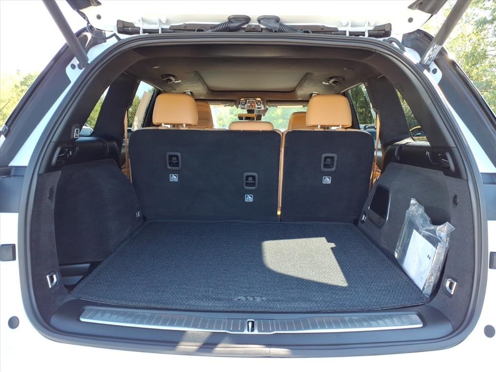 used 2024 Jeep Grand Cherokee car, priced at $55,900