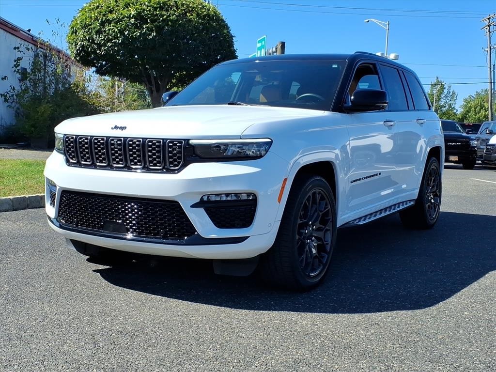 used 2024 Jeep Grand Cherokee car, priced at $55,900