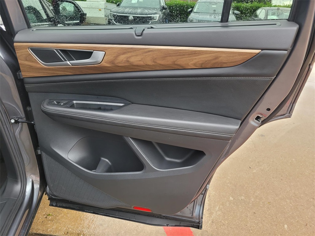 used 2024 Volkswagen Atlas car, priced at $32,577