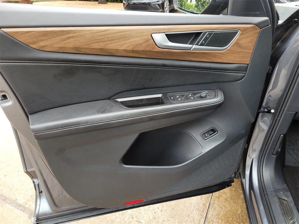 used 2024 Volkswagen Atlas car, priced at $32,577