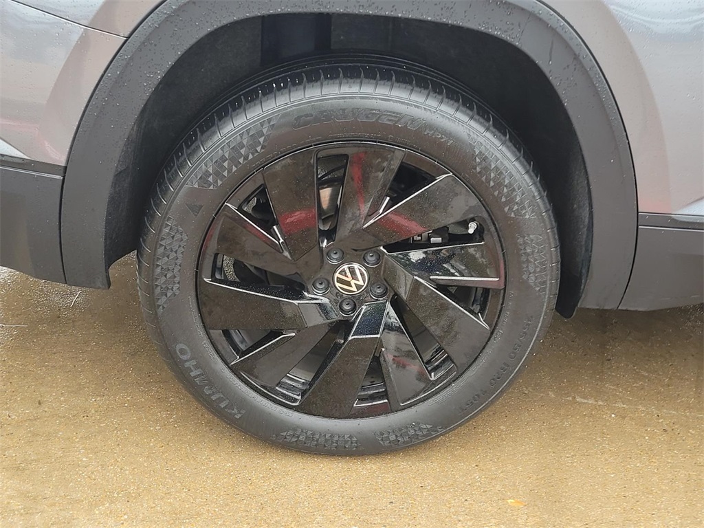 used 2024 Volkswagen Atlas car, priced at $32,577
