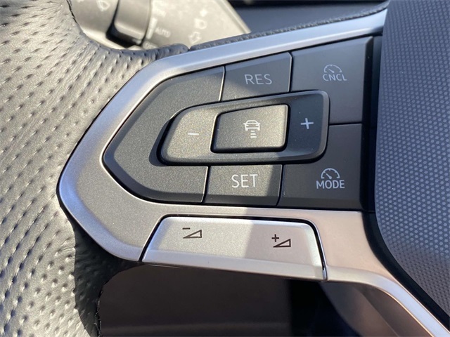 new 2025 Volkswagen Tiguan car, priced at $39,486
