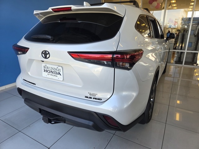 used 2022 Toyota Highlander car, priced at $35,577