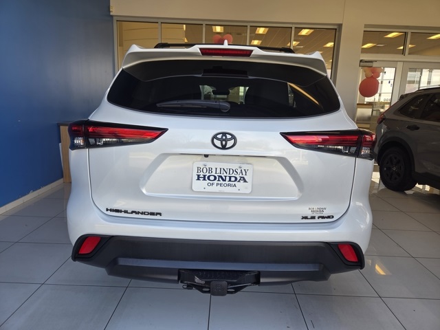 used 2022 Toyota Highlander car, priced at $35,577