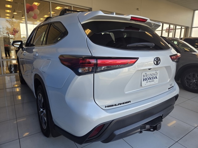 used 2022 Toyota Highlander car, priced at $35,577