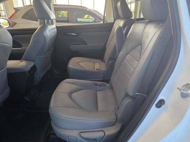 used 2022 Toyota Highlander car, priced at $35,577
