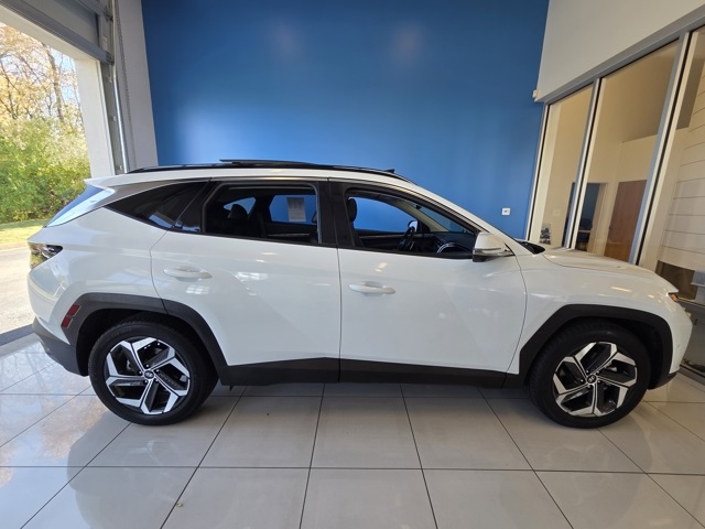 used 2022 Toyota Highlander car, priced at $35,577