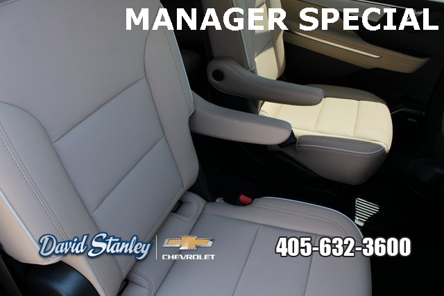 used 2025 Buick Enclave car, priced at $37,200