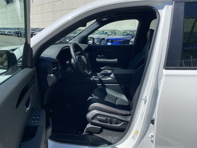 new 2025 Honda Pilot car, priced at $47,718