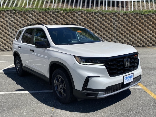 new 2025 Honda Pilot car, priced at $47,718