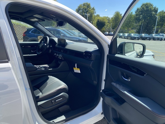 new 2025 Honda Pilot car, priced at $47,718