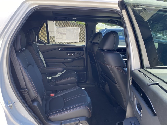 new 2025 Honda Pilot car, priced at $47,718