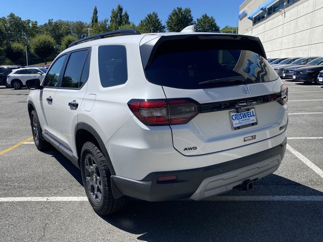 new 2025 Honda Pilot car, priced at $47,718