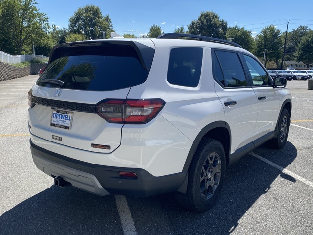 new 2025 Honda Pilot car, priced at $47,718