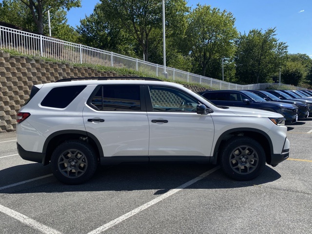 new 2025 Honda Pilot car, priced at $47,718