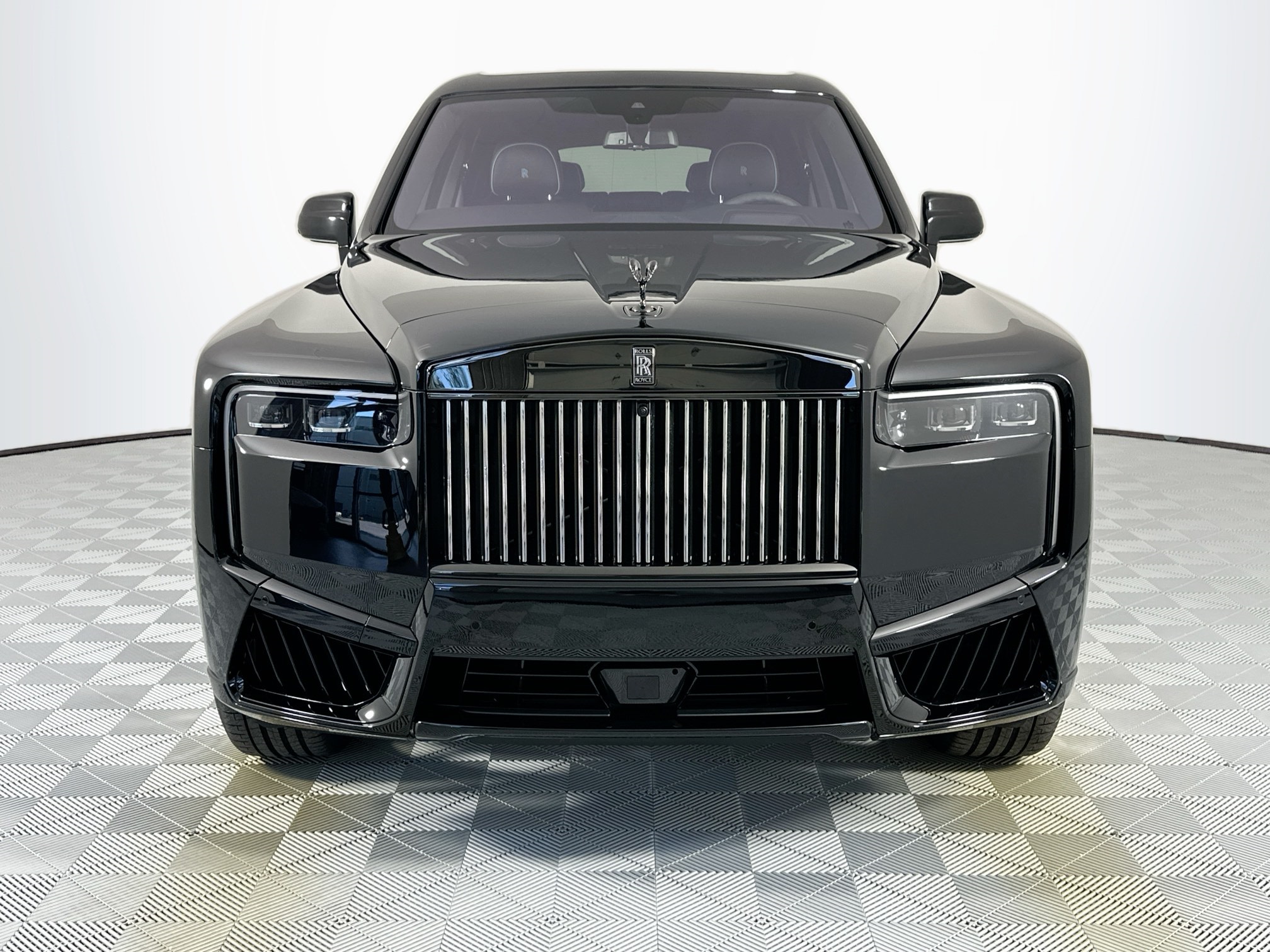 new 2026 Rolls-Royce Cullinan car, priced at $606,350