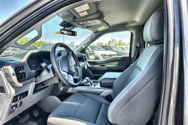 new 2025 Ford F-150 Lightning car, priced at $63,915