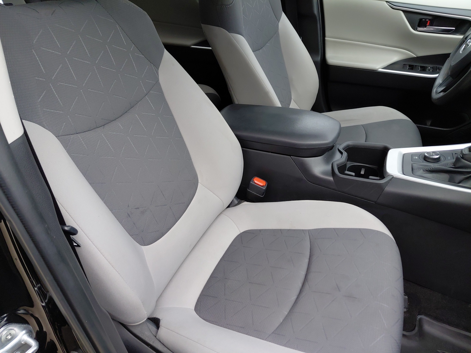 used 2022 Toyota RAV4 Hybrid car, priced at $26,186