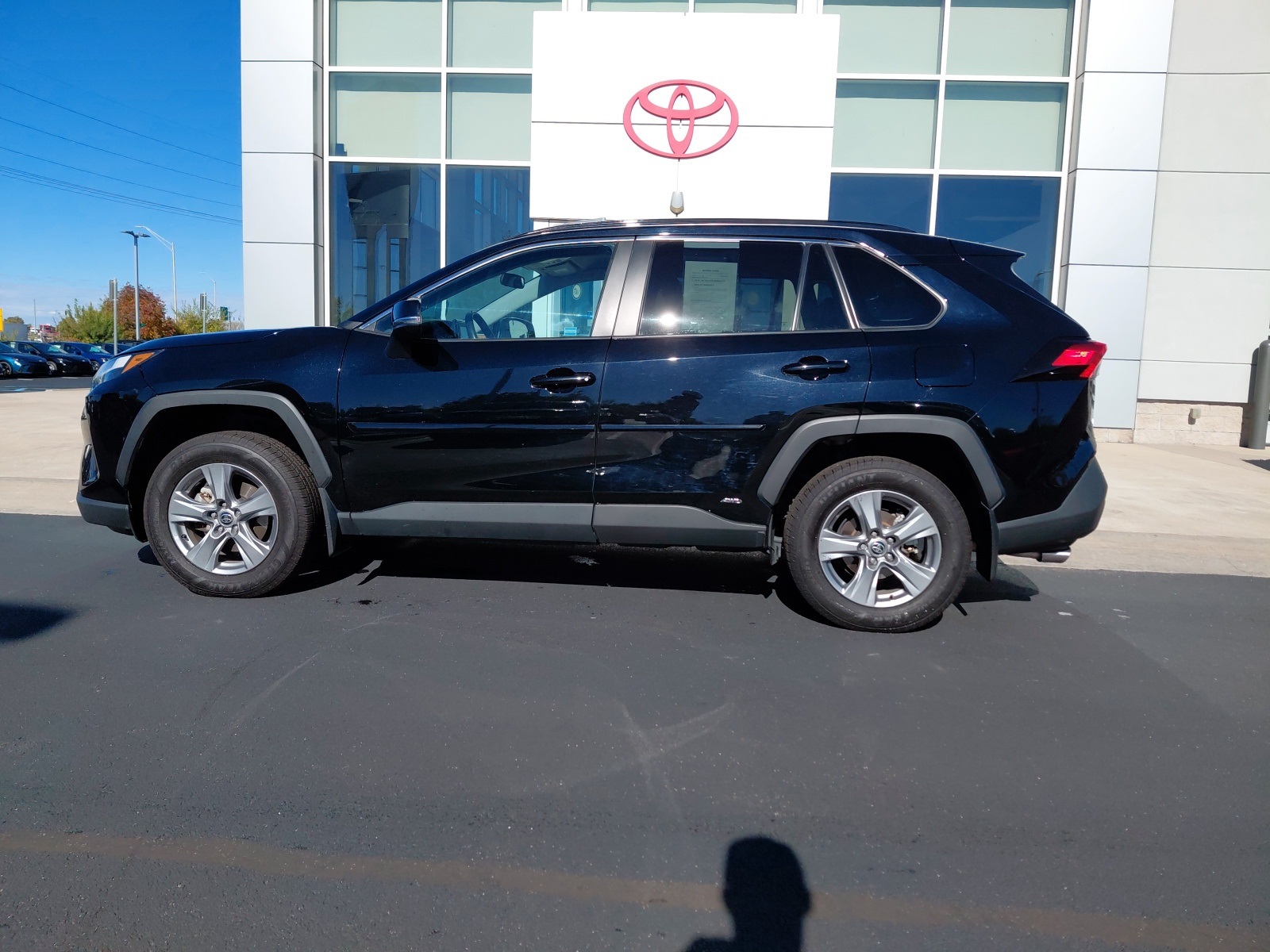 used 2022 Toyota RAV4 Hybrid car, priced at $26,186