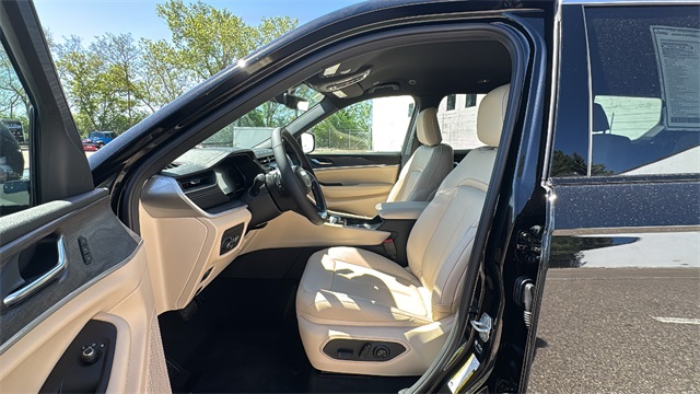 new 2025 Jeep Grand Cherokee L car, priced at $48,215