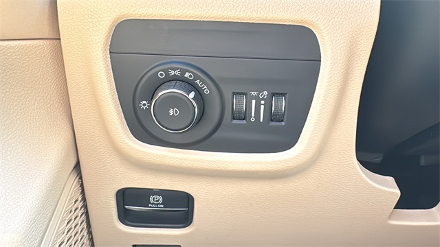 new 2025 Jeep Grand Cherokee L car, priced at $48,215