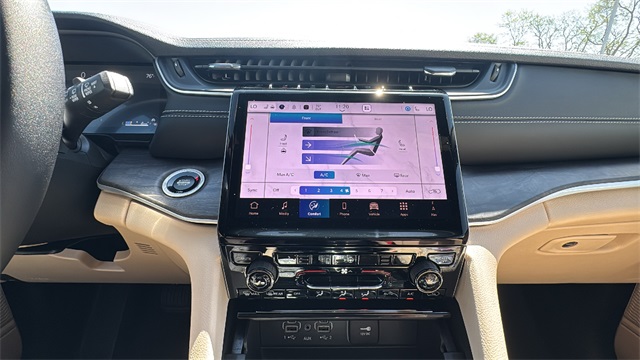 new 2025 Jeep Grand Cherokee L car, priced at $48,215
