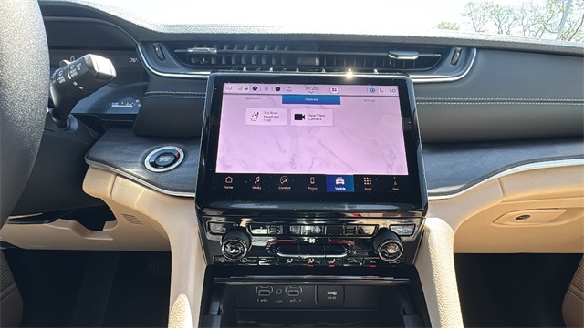 new 2025 Jeep Grand Cherokee L car, priced at $48,215