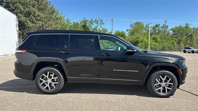 new 2025 Jeep Grand Cherokee L car, priced at $48,215
