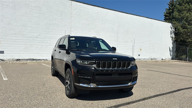 new 2025 Jeep Grand Cherokee L car, priced at $48,215