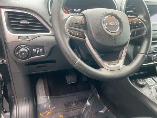 used 2019 Jeep Cherokee car, priced at $15,911